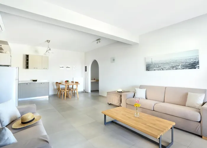 Aithra -agios Petros Andros * Γαύριο