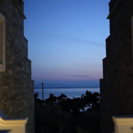 Aithra -agios Petros Andros * גאווריון